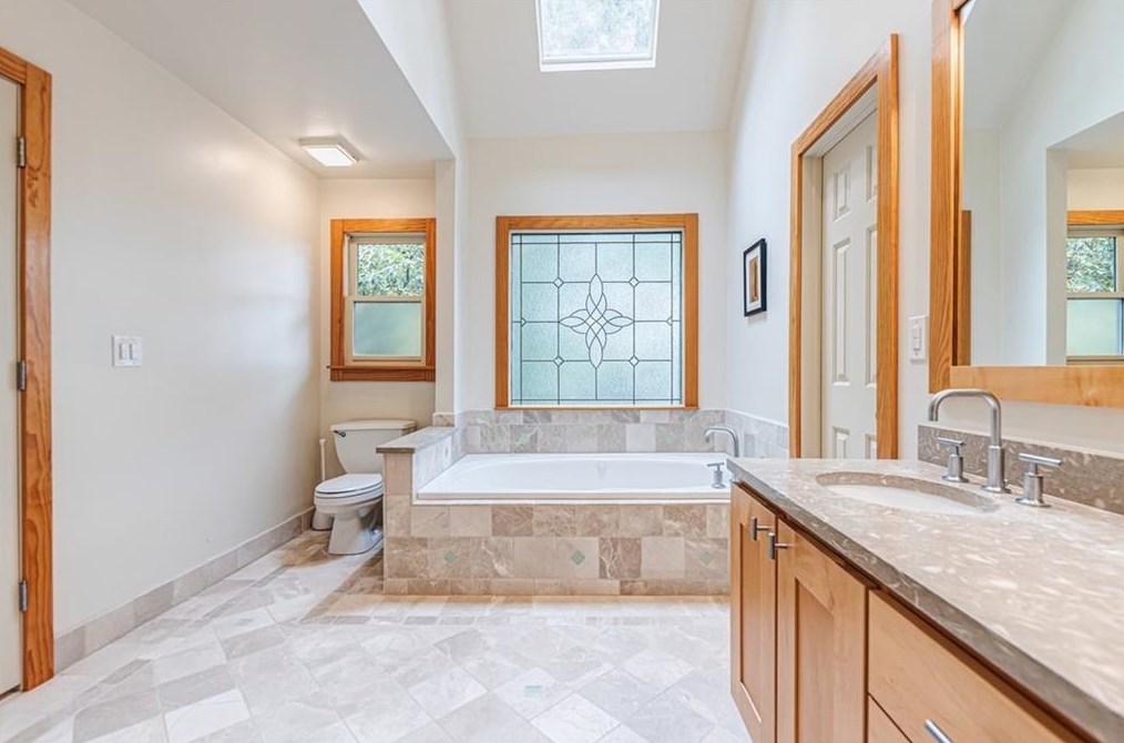 1142 Waldorfs Ct, Decatur GA  30033-3439 exterior