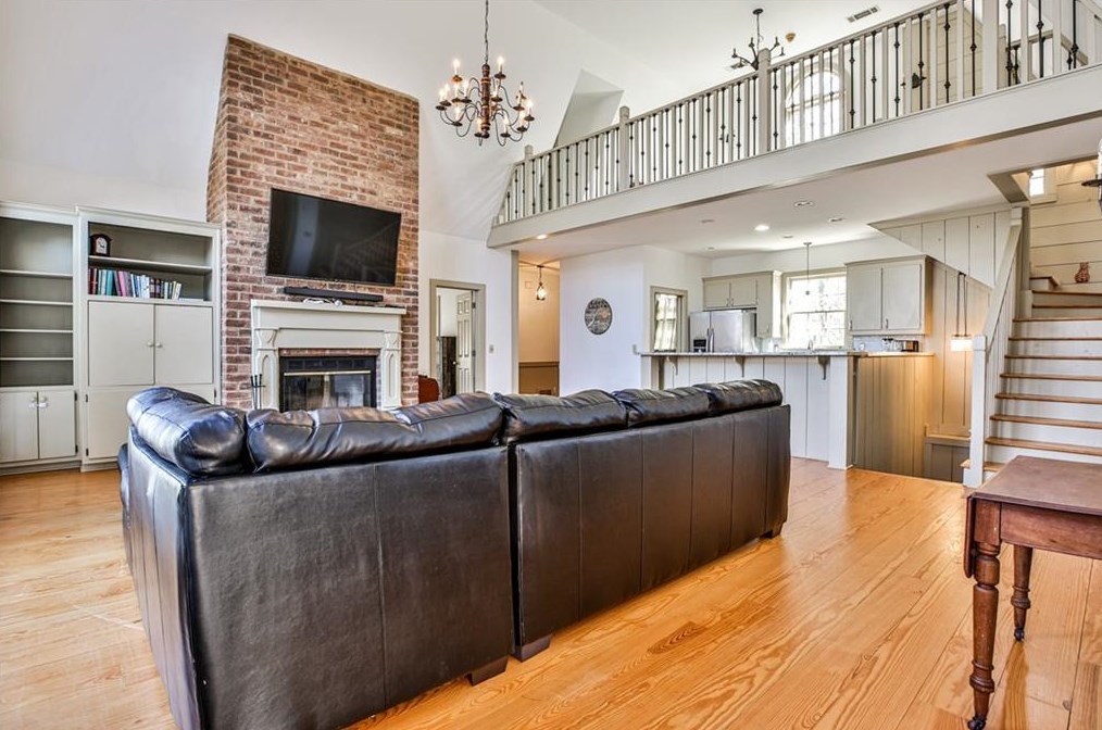 3595 Lakeview Dr, Gainesville, GA 30501-7634