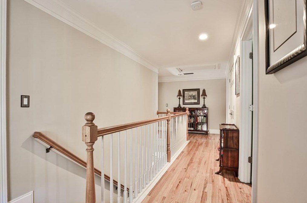 1015 Wescott Ln, Atlanta GA  30319-4328 exterior