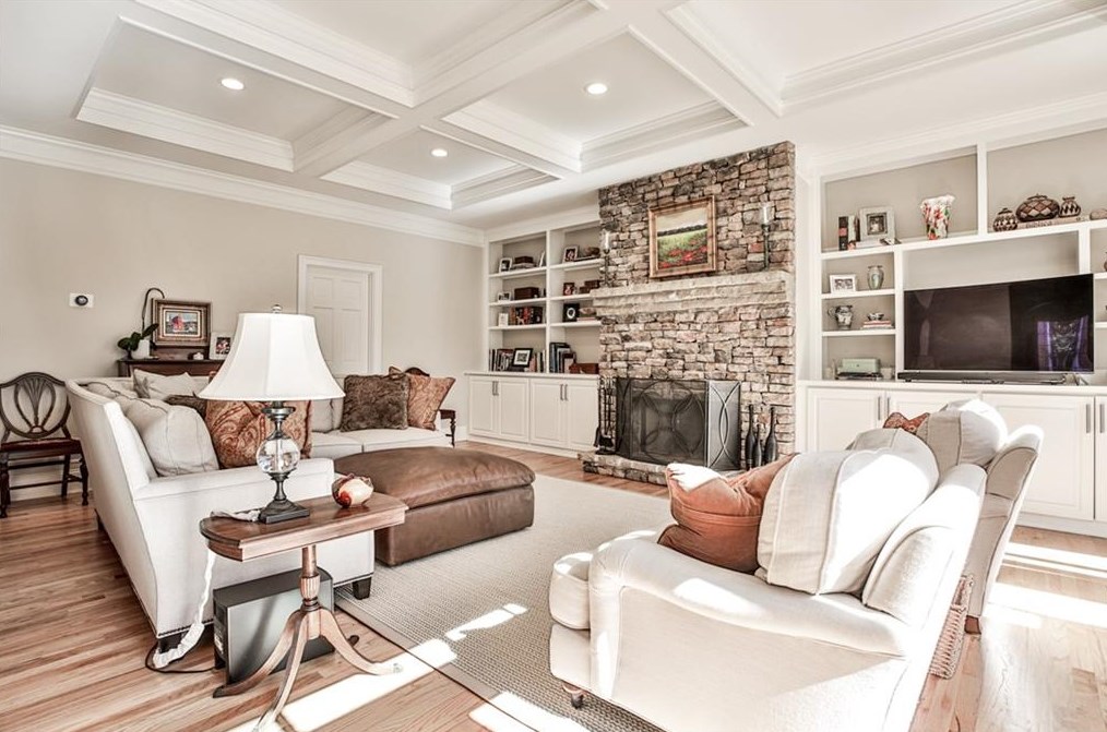 1015 Wescott Ln, Atlanta GA  30319-4328 exterior