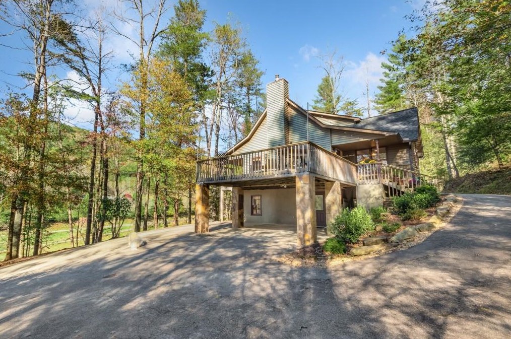 10502 Warwoman Rd, Clayton, GA 30525