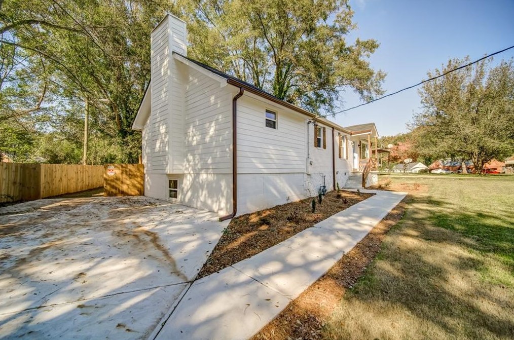 1971 Willa Dr, Decatur GA  30032-4268 exterior