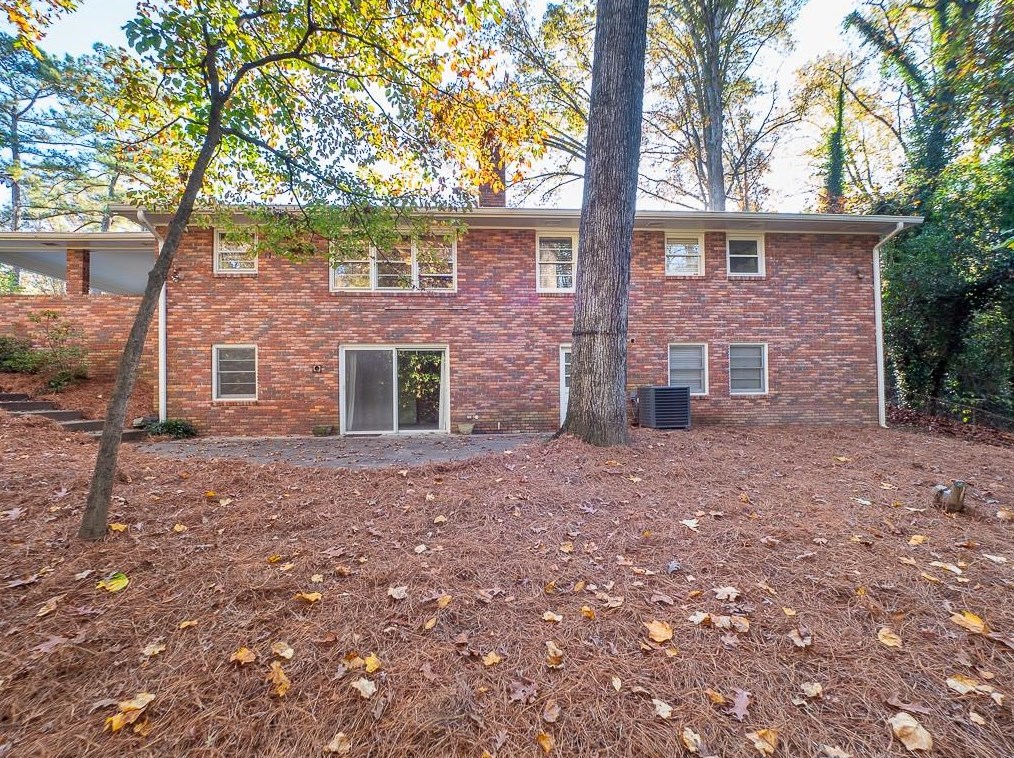 6560 Williamson Dr, Atlanta GA  30328-3340 exterior