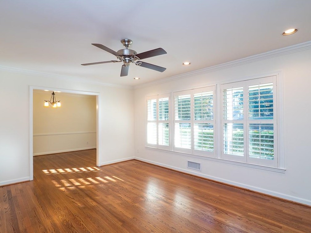 6560 Williamson Dr, Atlanta GA  30328-3340 exterior
