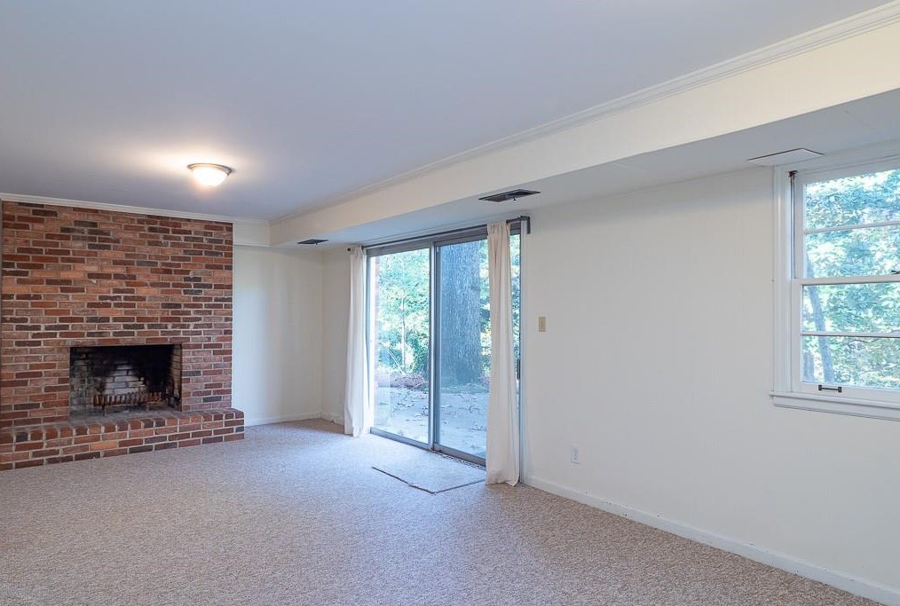 6560 Williamson Dr, Atlanta GA  30328-3340 exterior