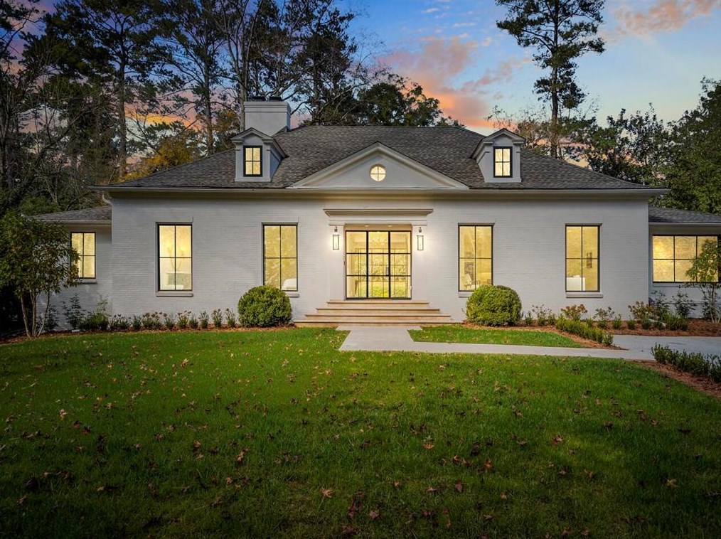447 Valley Rd, Atlanta GA  30305-1028 exterior