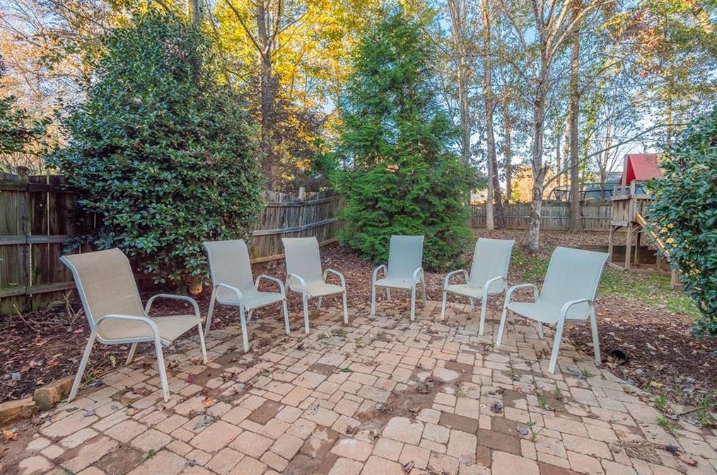 10410 Groomsbridge Rd, Alpharetta GA 30022-6029 exterior