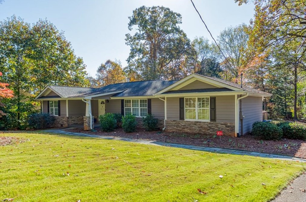 2053 Sylvania Dr, Decatur, GA 30033-2639