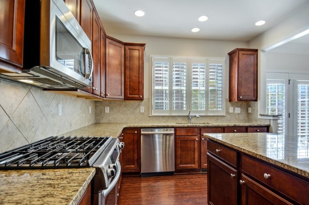 5 Highgate Trl, Decatur GA 30030-1334 exterior