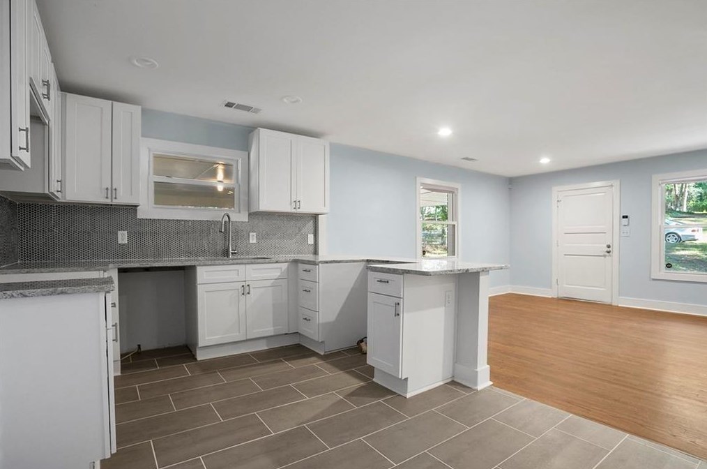 1717 Hollyhock Ter, Decatur, GA 30032-4828