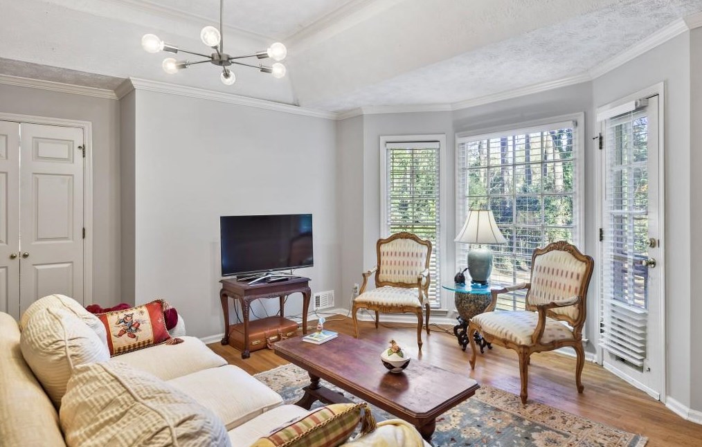 3803 Watkins Pl, Atlanta GA  30319-1828 exterior
