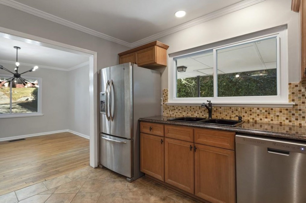 1022 Shepherds Ln, Atlanta GA 30324-4612 exterior