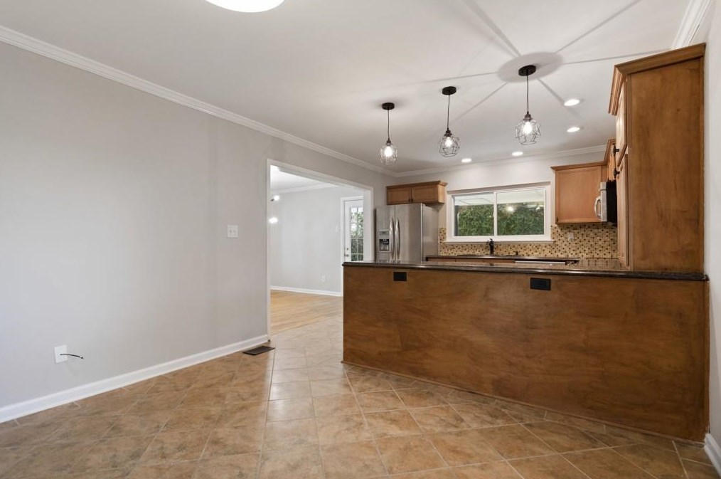 1022 Shepherds Ln, Atlanta GA 30324-4612 exterior