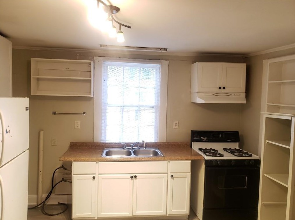 166 Stanhope Cir, Atlanta, GA 30314-2436