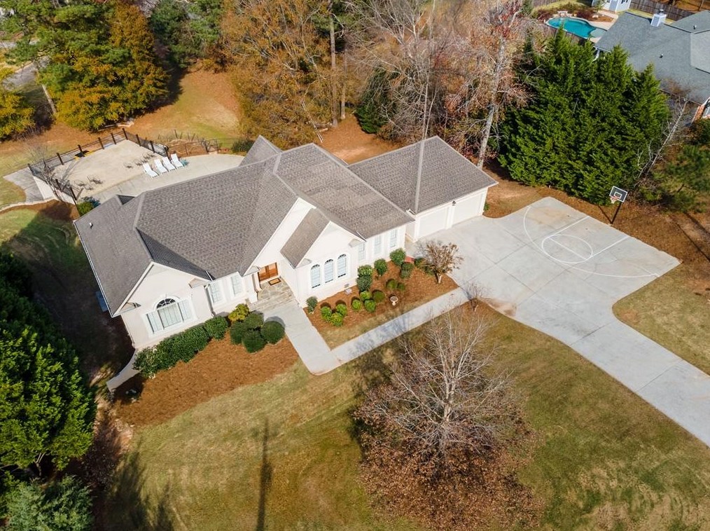 1064 Peachtree Rd, Hoschton, GA 30548-2154