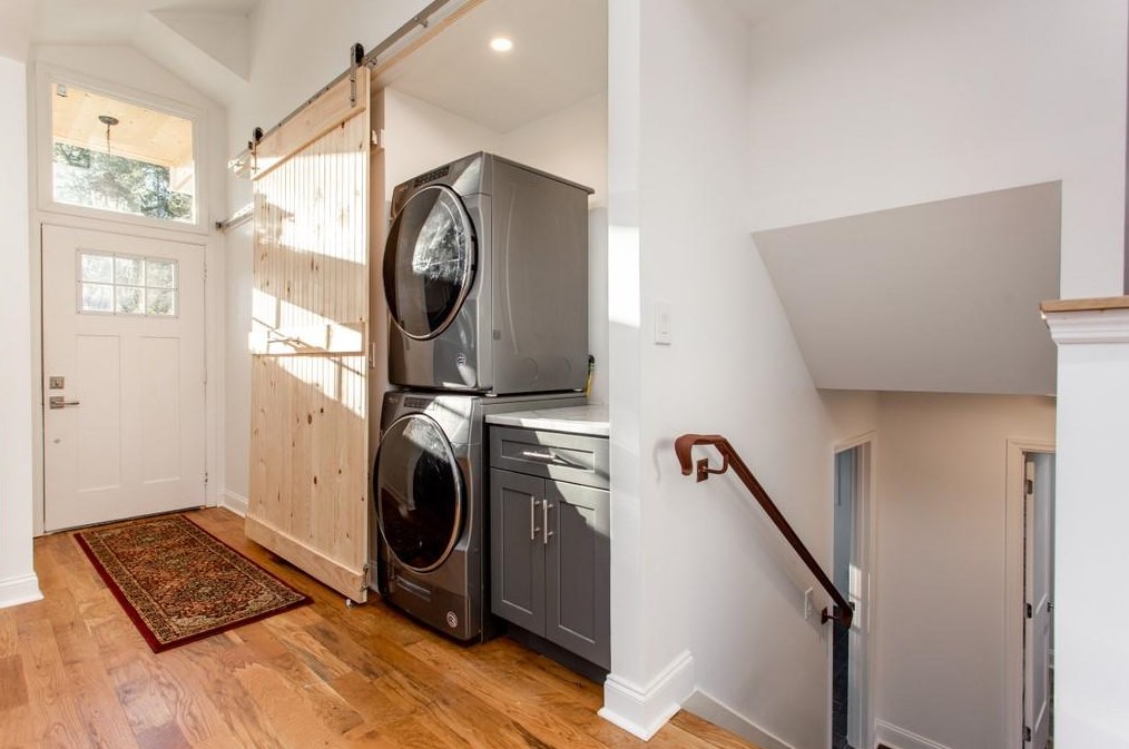 1635 Spruce Valley Dr, Decatur GA  30033-2503 exterior