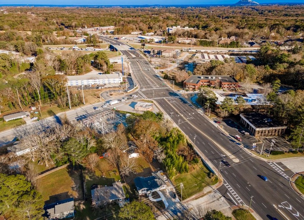 1635 Spruce Valley Dr, Decatur GA  30033-2503 exterior