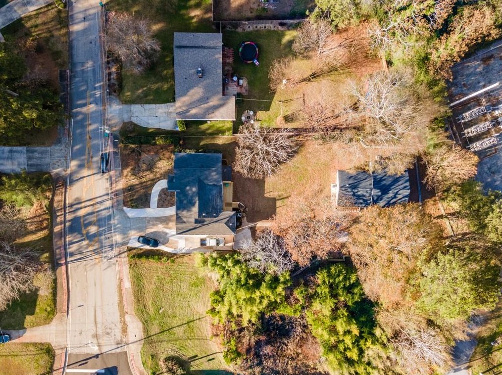 1635 Spruce Valley Dr, Decatur GA  30033-2503 exterior