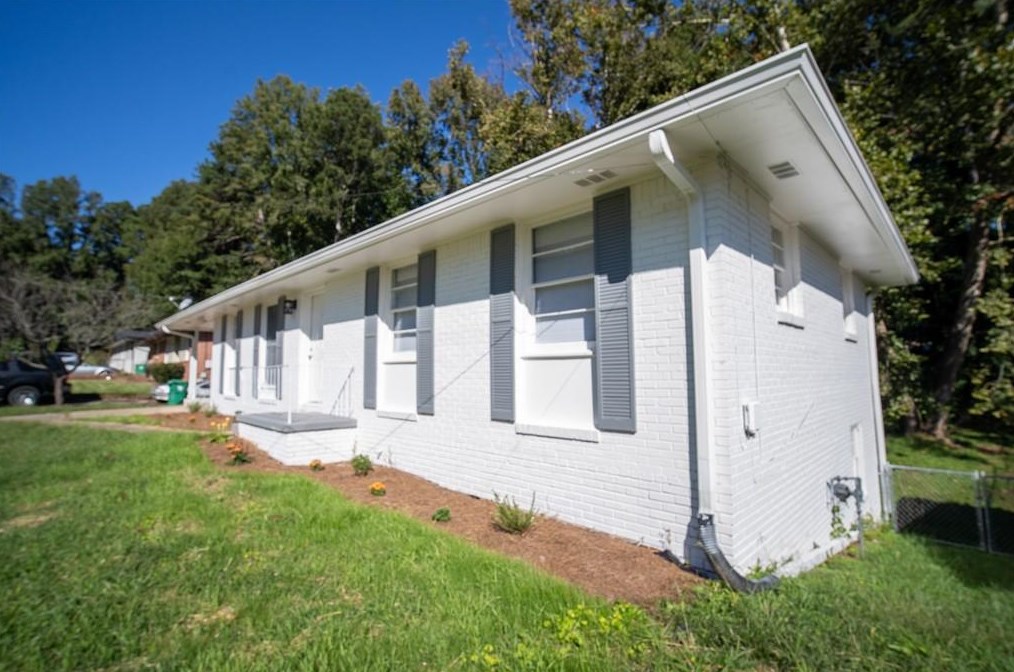 2042 Barberrie Ln, Decatur GA  30032-3918 exterior