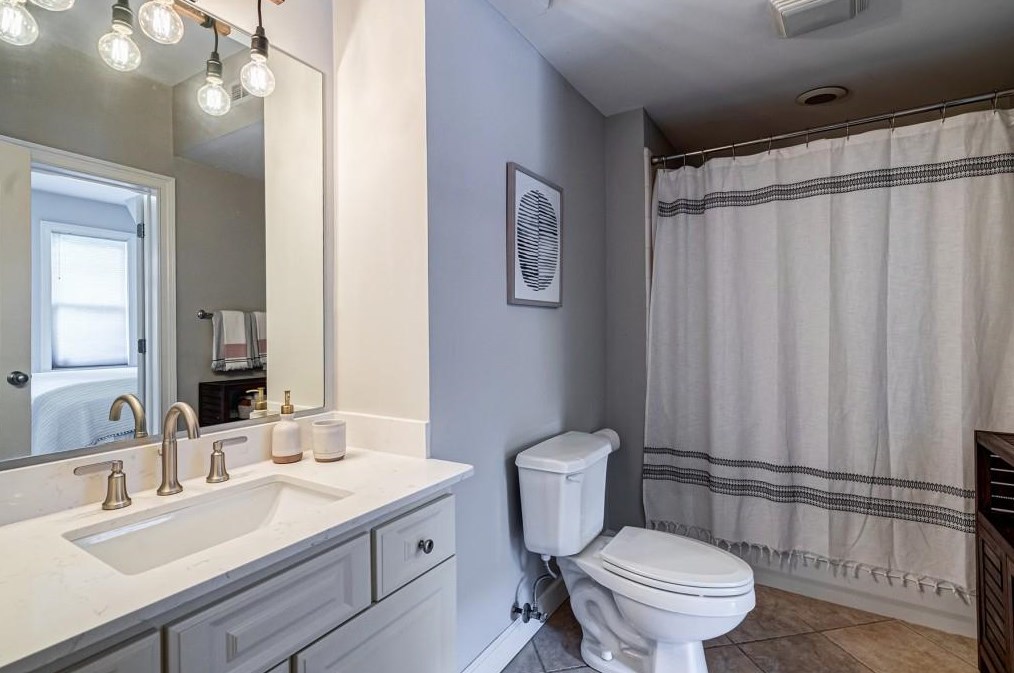 1353 Vlg Park Dr, Atlanta GA 30319-3480 exterior