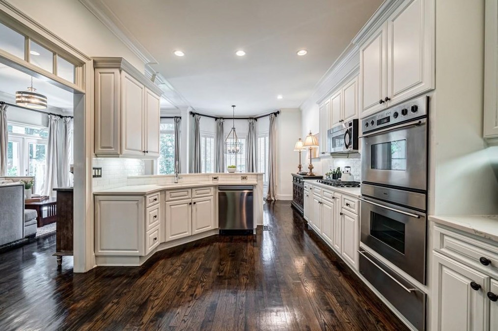 1353 Vlg Park Dr, Atlanta GA 30319-3480 exterior