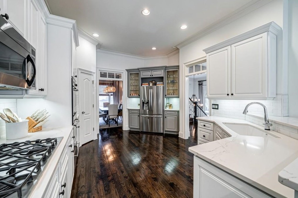 1353 Vlg Park Dr, Atlanta GA 30319-3480 exterior