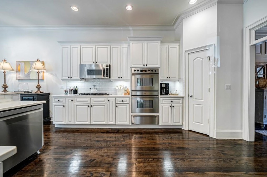 1353 Vlg Park Dr, Atlanta GA 30319-3480 exterior