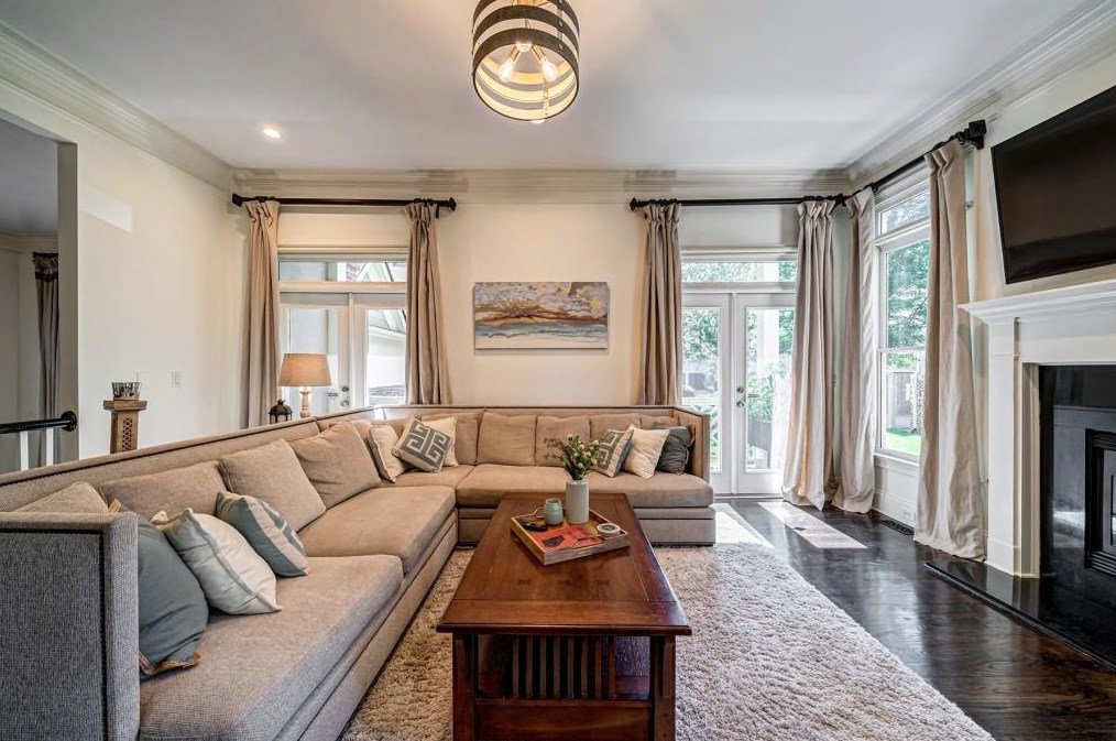 1353 Vlg Park Dr, Atlanta GA 30319-3480 exterior