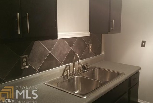 2511 Pine Tree Trl, Atlanta, GA 30349-4990