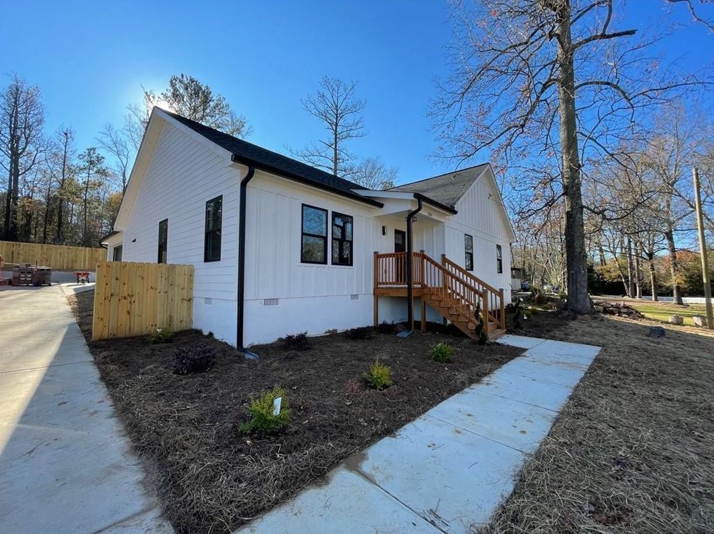 2265 Crest Cir Ne, Conyers, GA 30012