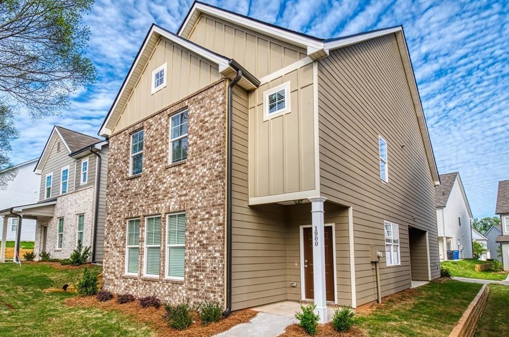 1294 Sweetbriar Cir, Atlanta, GA 30344-1314