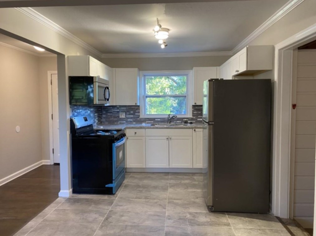 2015 Fairway Dr, Macon, GA 31217-4913