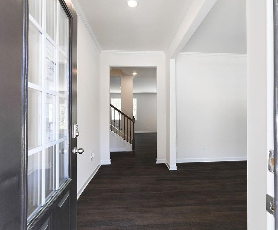 1092 Shadow Glen Dr, Fairburn, GA 30213-6504