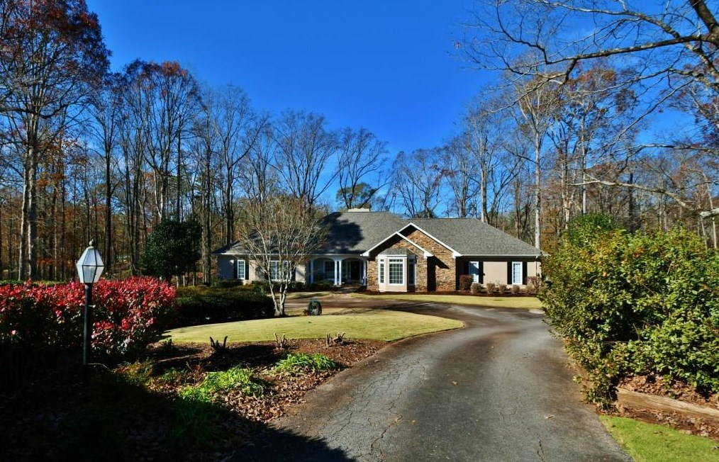 86 Forest Hill Ct, Commerce, GA 30529