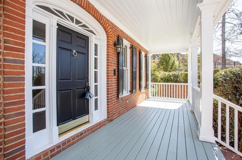 525 Old Course Ln, Roswell, GA 30075-6823