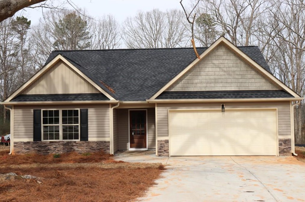 45 3rd Ave, Dallas, GA 30157-6375