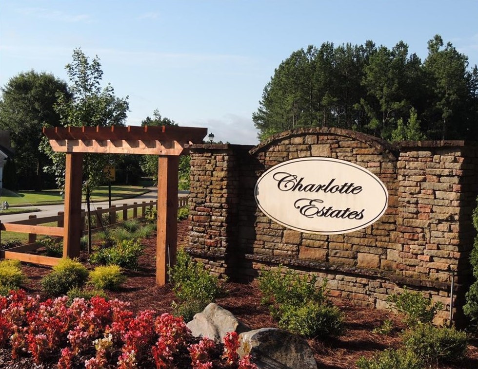 310 Fern Ct, Hoschton, GA 30548-2194