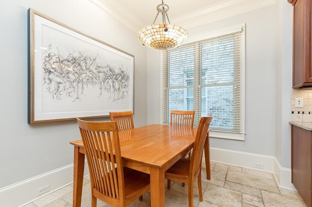 3174 Silver Lk Dr, Atlanta GA 30319-2344 exterior