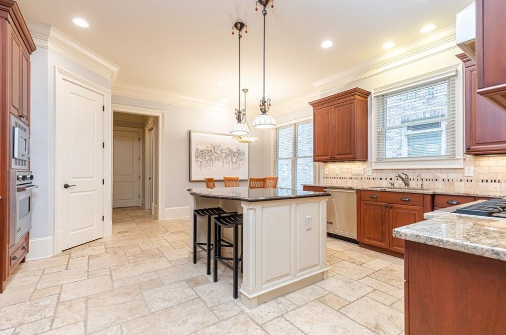 3174 Silver Lk Dr, Atlanta GA 30319-2344 exterior