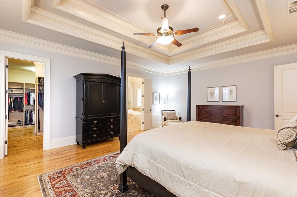 3174 Silver Lk Dr, Atlanta GA 30319-2344 exterior