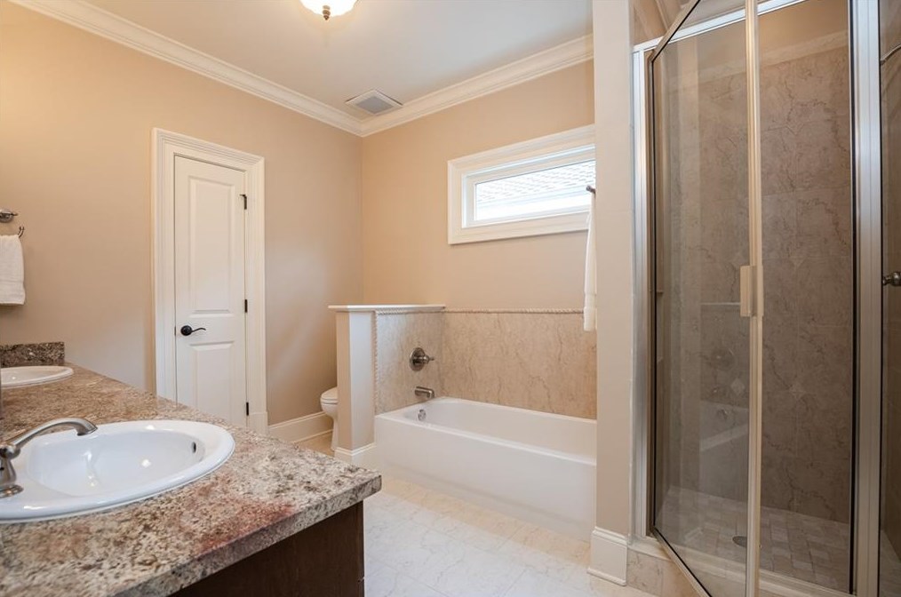 3174 Silver Lk Dr, Atlanta GA 30319-2344 exterior