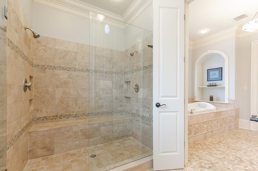 3174 Silver Lk Dr, Atlanta GA 30319-2344 exterior