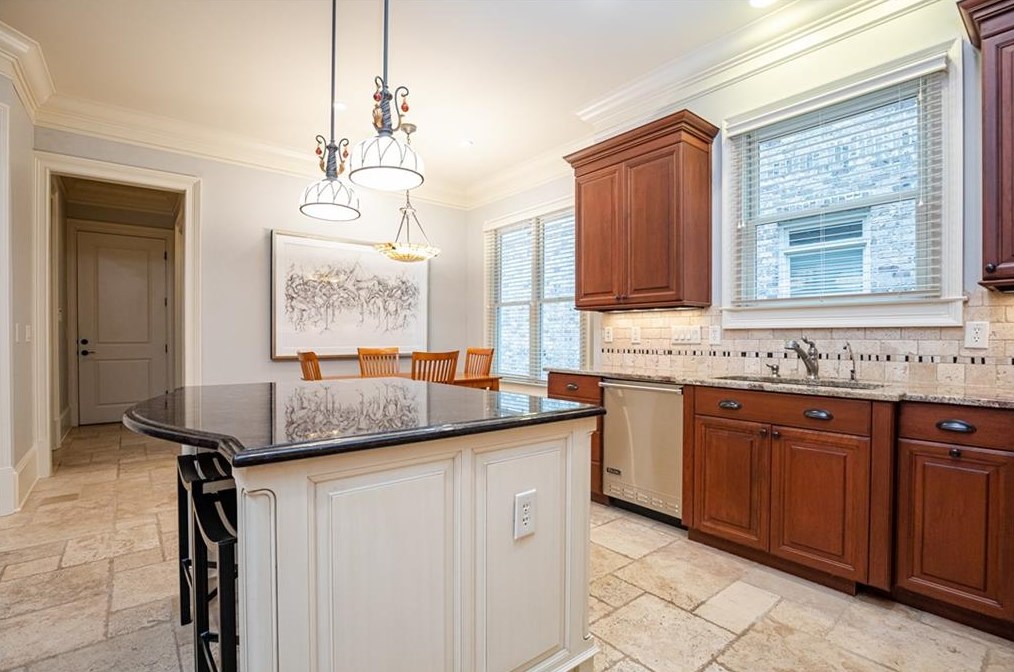 3174 Silver Lk Dr, Atlanta GA 30319-2344 exterior