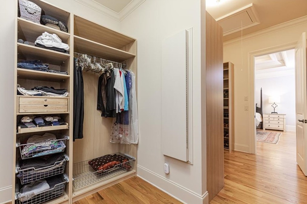 3174 Silver Lk Dr, Atlanta GA 30319-2344 exterior