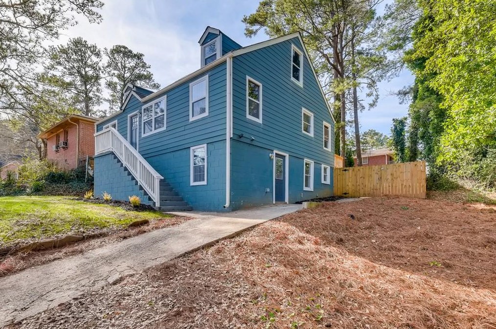 90 Whitaker Cir, Atlanta GA  30314-1815 exterior