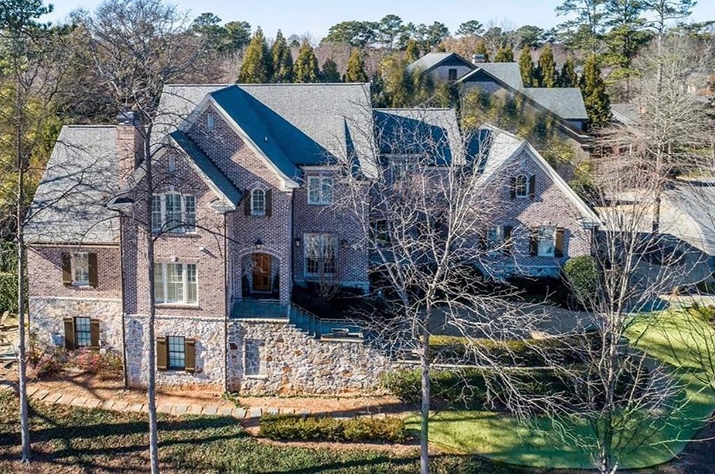 4026 Whittington Dr, Atlanta GA  30342-4208 exterior