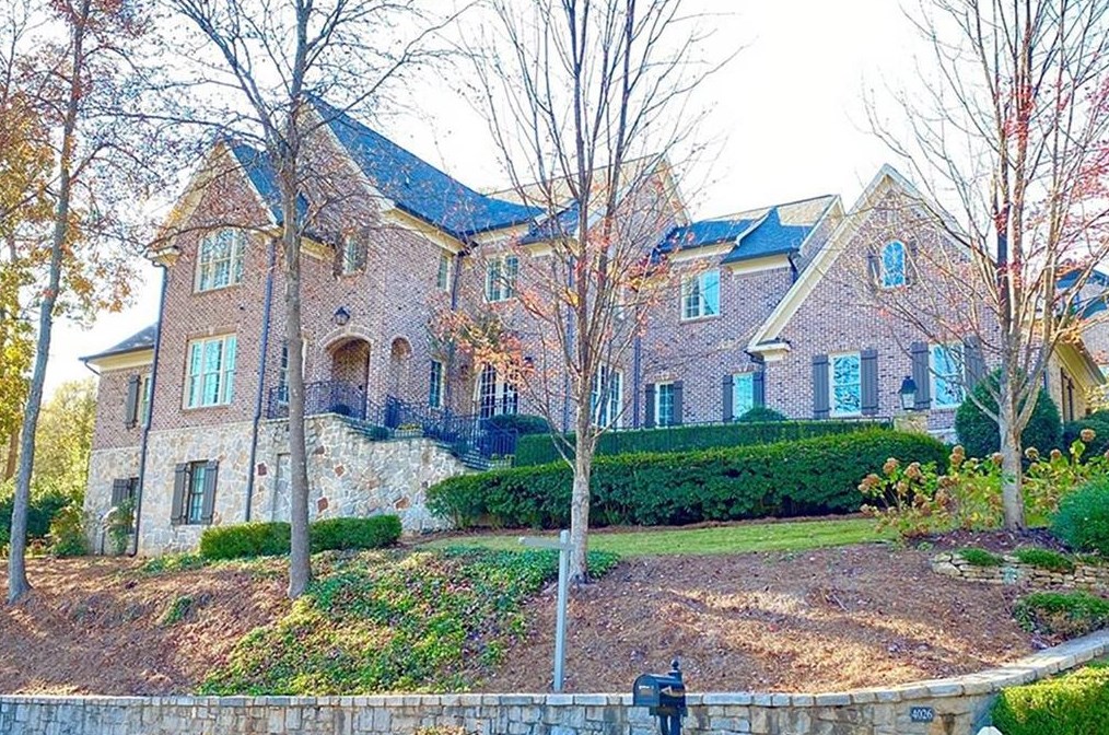 4026 Whittington Dr, Atlanta GA  30342-4208 exterior