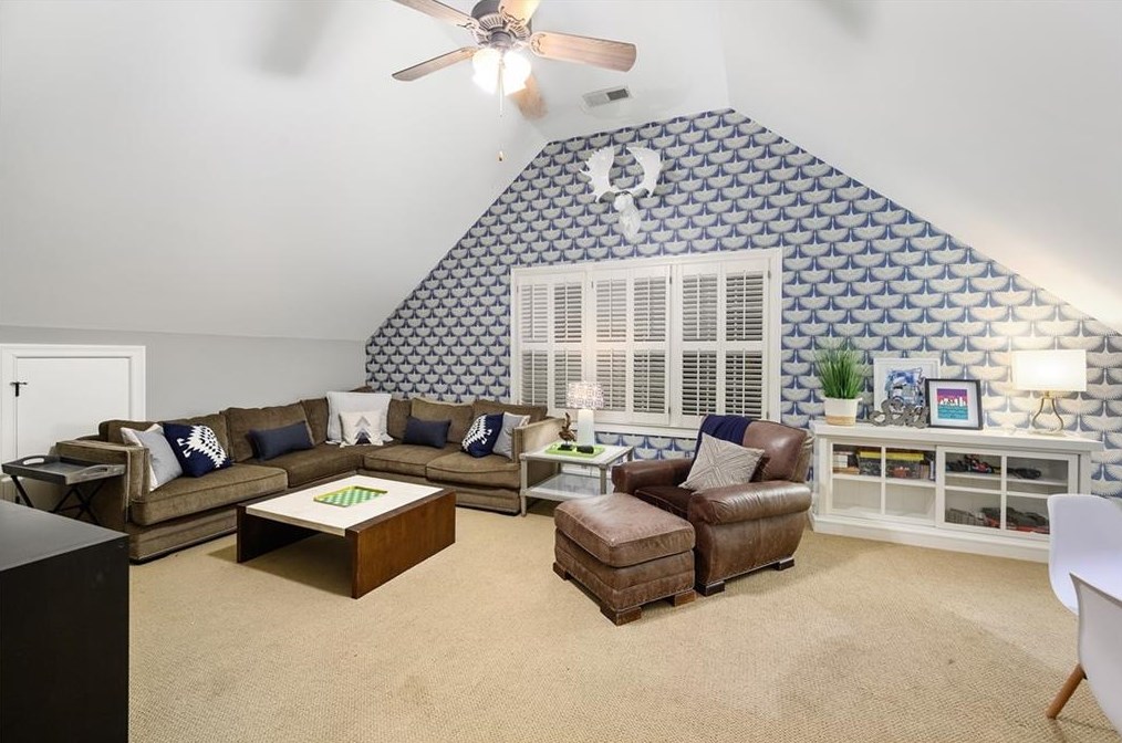 4026 Whittington Dr, Atlanta GA  30342-4208 exterior