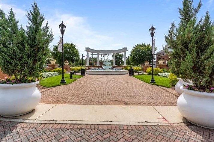 1319 Hawthorne Ave, Smyrna GA  30080-2166 exterior