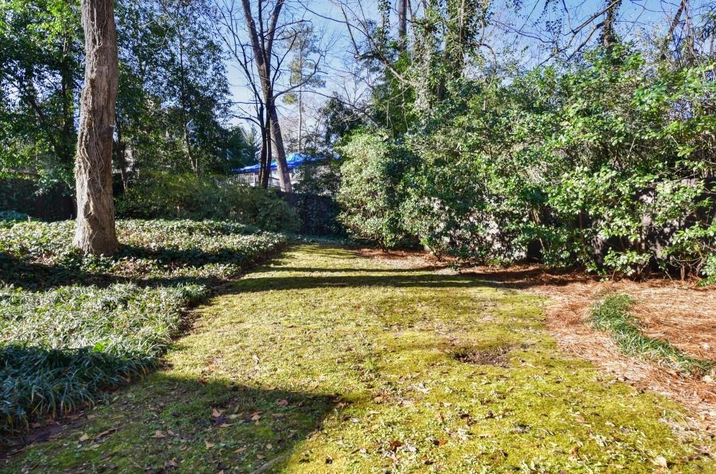 1930 Wildwood Pl, Atlanta GA  30324-4957 exterior